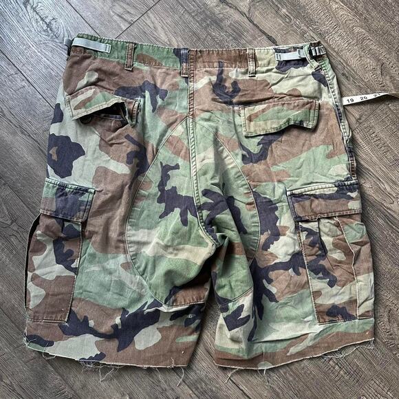 Vintage Camo Thrashed Cargo Utility Faded Long Shorts Capris - Picture 6 of 8